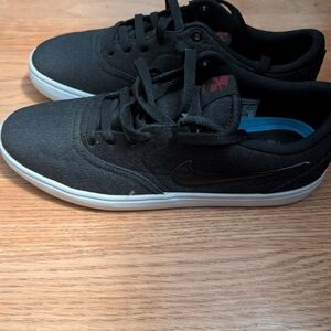 Nike Men's Black Sneakers